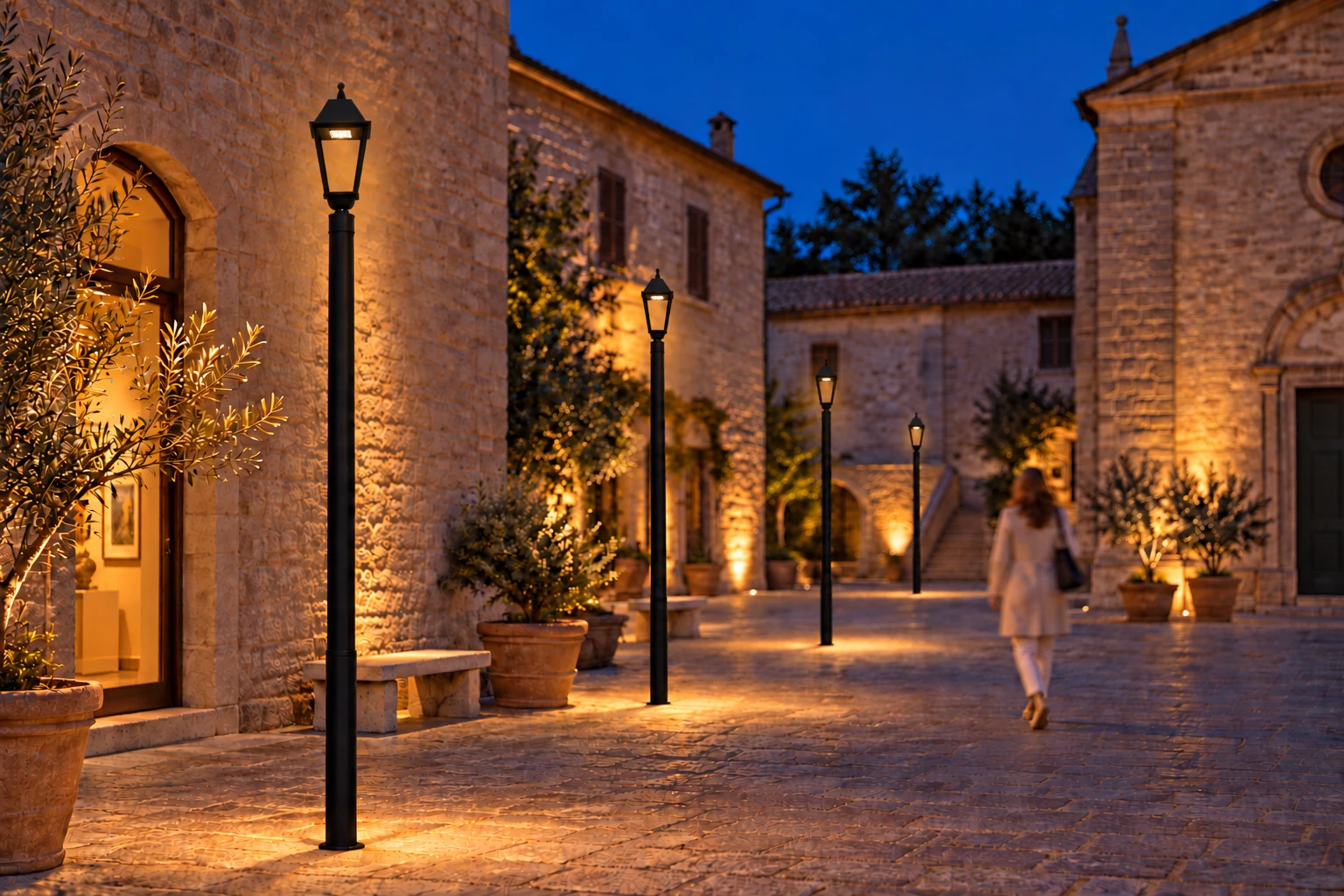 Open lantern with LEDs beneath the roof and light directed onto the path, Ø60 post-top fitting. Confirm size and code of the supply with the technical office.